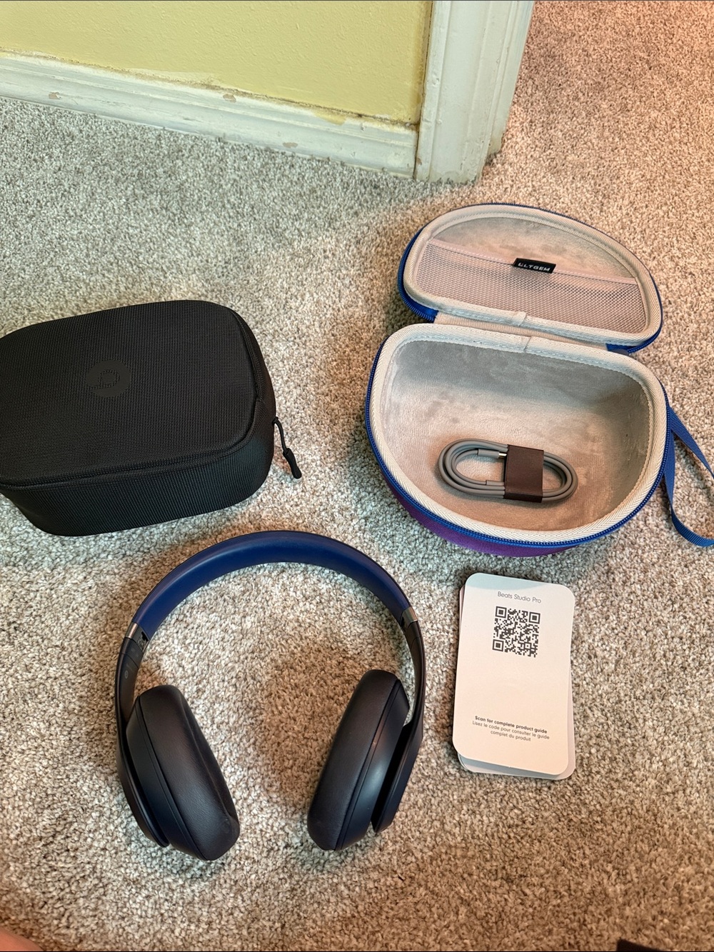 Beats Studio pro Wireless Over-Ear Headphones - Black and Blue